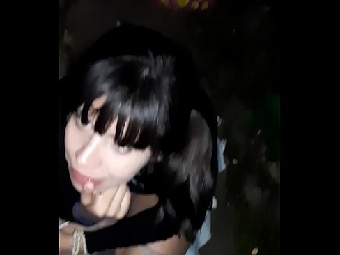 ❤️ रस्त्यावर कँडीच्या बदल्यात लिंग सुजले ❤️ लिंग ❌